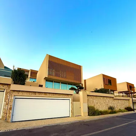 Rei Coast Villa *